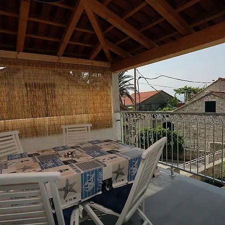 Апартаменты With A Parking Space Supetar, Brac - 14770